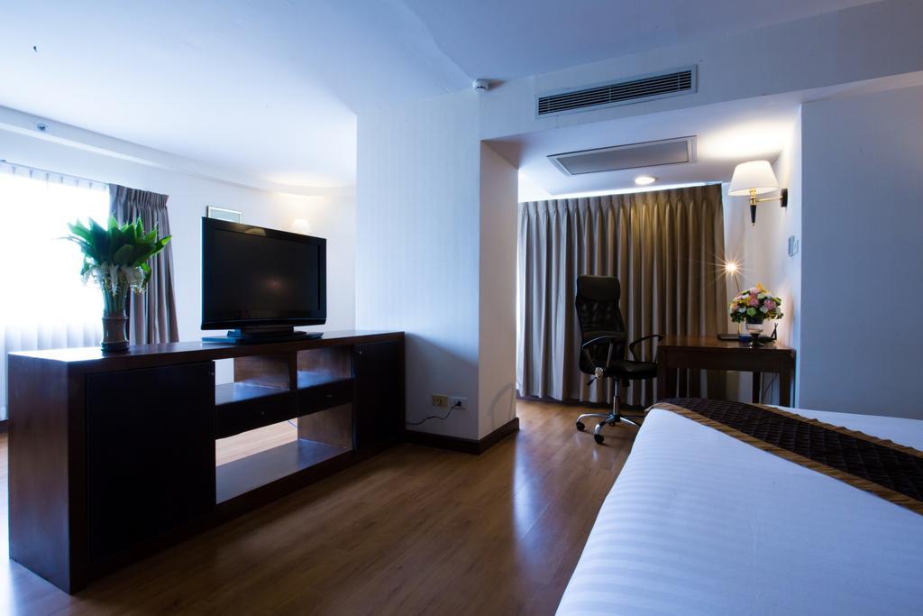 Furama Chiang Mai Hotell Exteriör bild