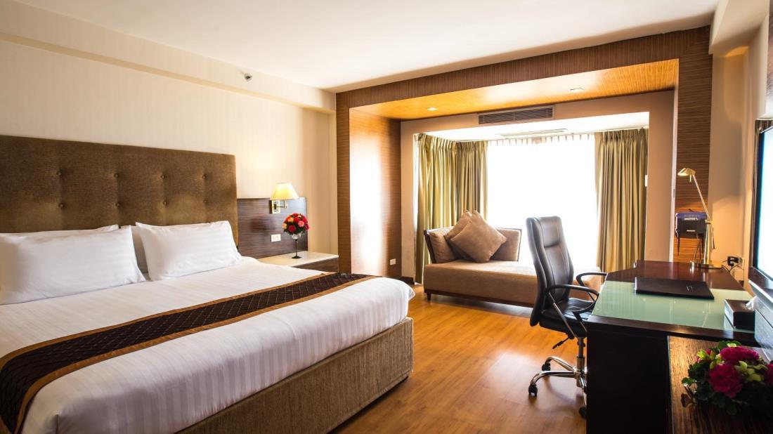 Furama Chiang Mai Hotell Exteriör bild
