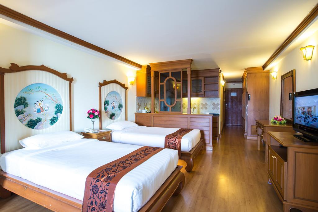 Furama Chiang Mai Hotell Exteriör bild