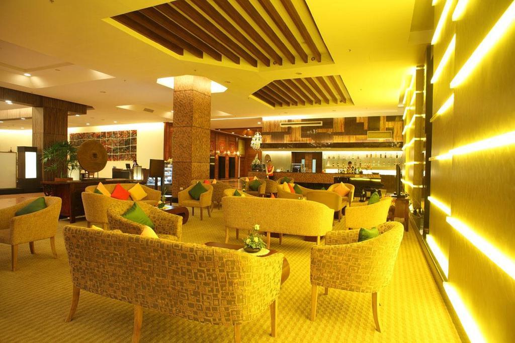 Furama Chiang Mai Hotell Exteriör bild