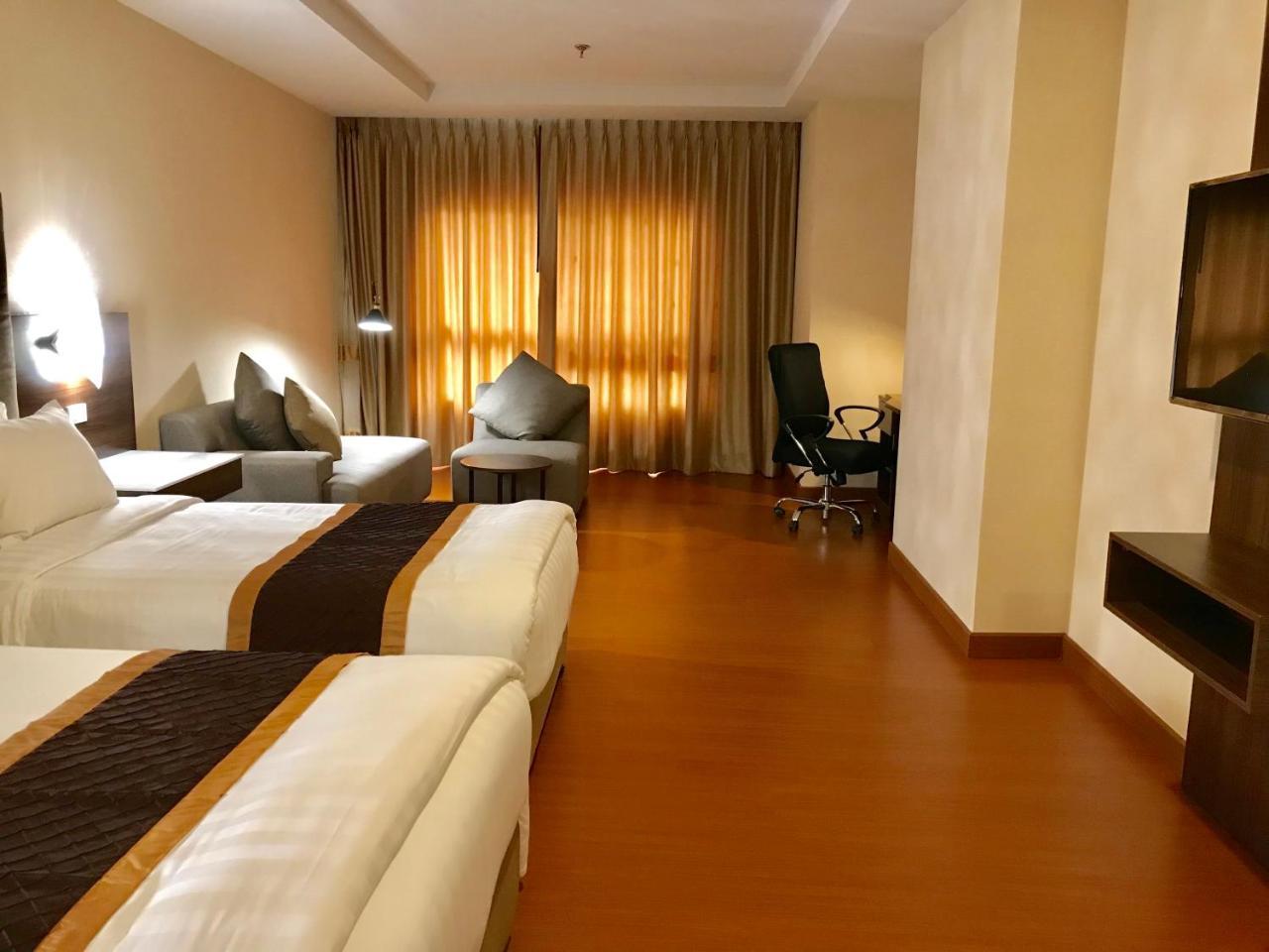 Furama Chiang Mai Hotell Exteriör bild